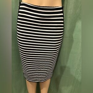 White House Black Market Two-Tone Skirt size 6